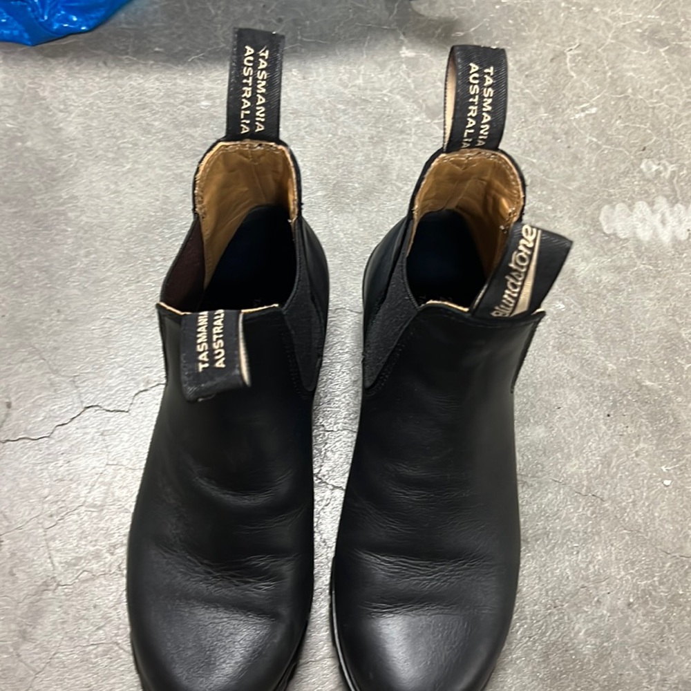 Black blundstone boots